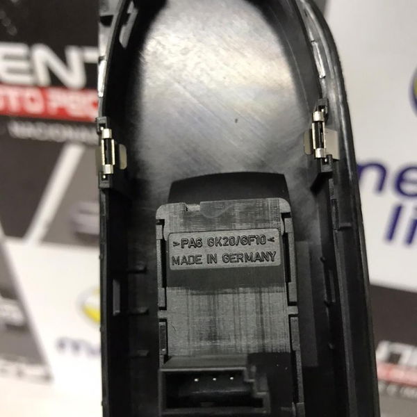 Botão Vidro Elétrico Dianteiro Direito Bmw X1 2.0 2012 2013