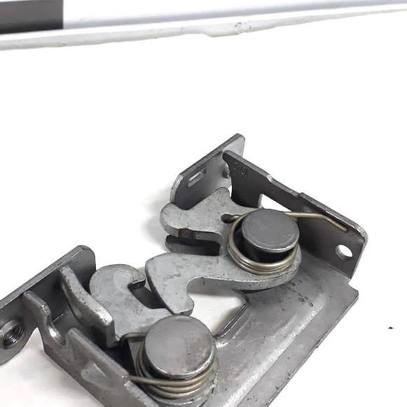 Fechadura Esquerda Capo Dianteiro Bmw X1 Turbo 2012 2013