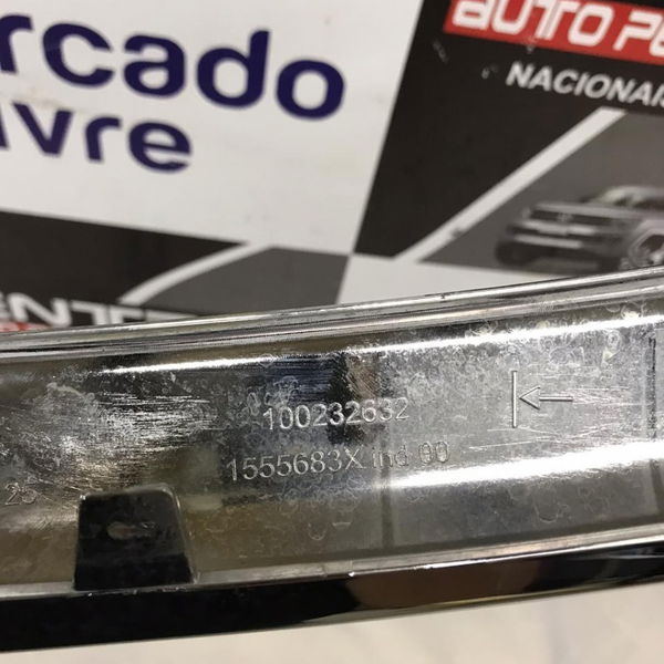 Friso Cromado Superior Fiat Toro 2017 Detalhe