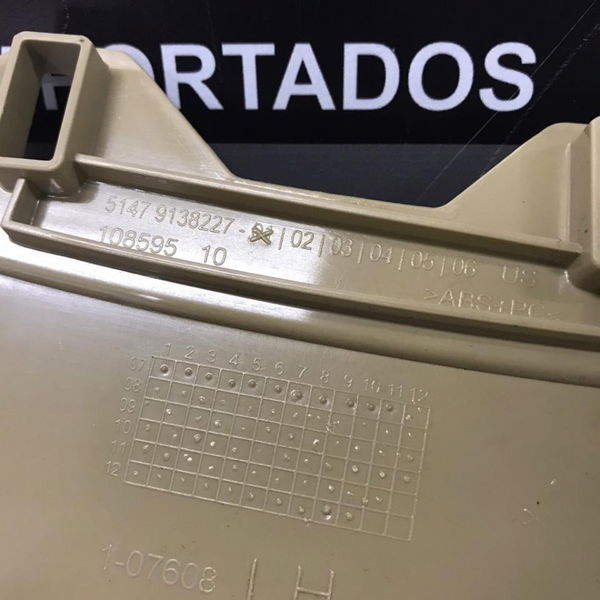 Acabamento Esquerdo Coluna Inferior Bmw X6 2013 2014 9138227