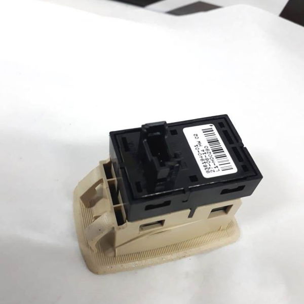 Botão Vidro Elétrico Traseiro Esquerdo Bmw X5 F15 2015 2016