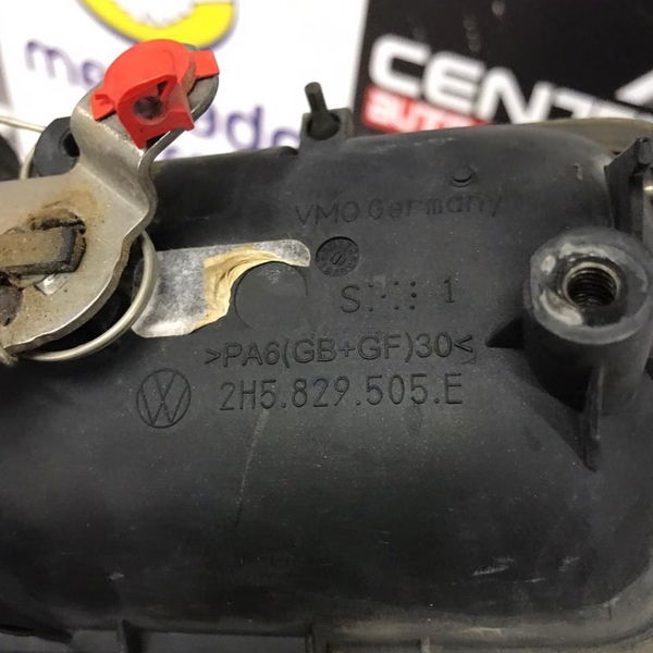 Maçaneta Puxador Tampa Traseira Vw Amarok 2013 2014 2015