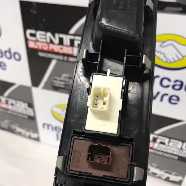 Botão Vidro Elétrico Dianteiro Direito Renegade 2015 2016