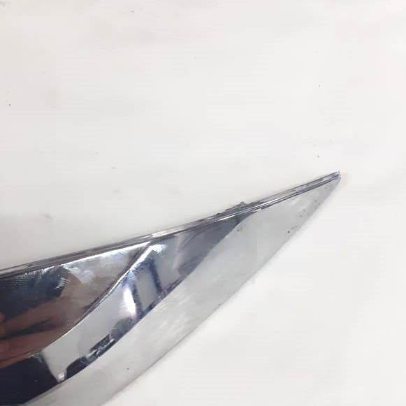 Moldura Cromada Superior Parachoque Hilux Sw4 2011 Detalhe