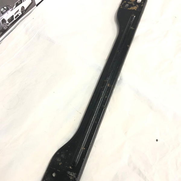 Travessa Suporte Inferior Radiador Motor Evoque 13 2014 2015