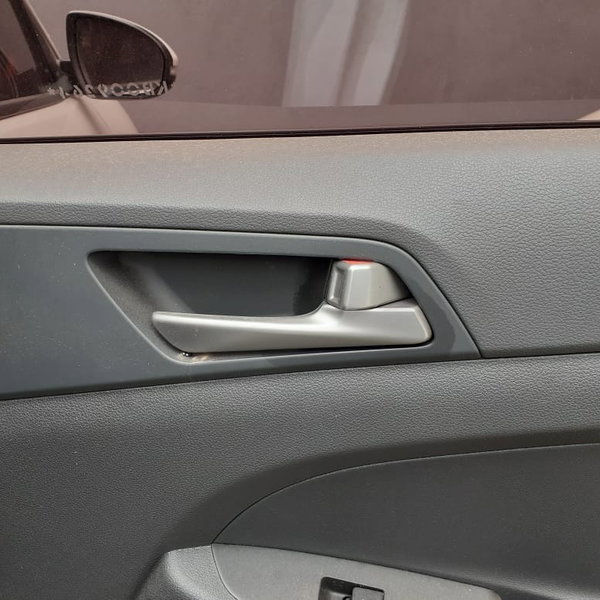 Maçaneta Interna Traseira Direita Tucson Gls 1.6 Turbo 2019 Traseira