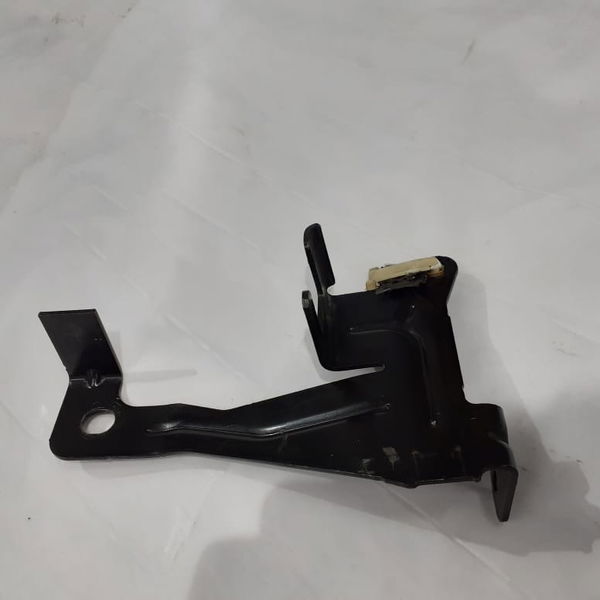 Suporte Válvula Alívio Evoque 2013 2014 2015 Bj32-12a610