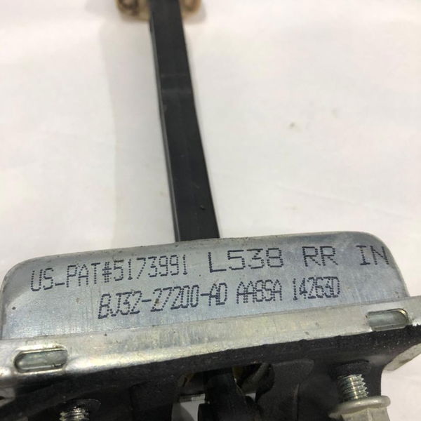 Limitador Porta Traseira Esquerda Evoque 2013 2014 2015