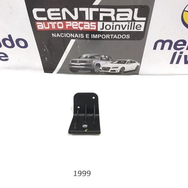 Suporte Forro Porta Dianteira Esquerda Gm Tracker 2017 2018