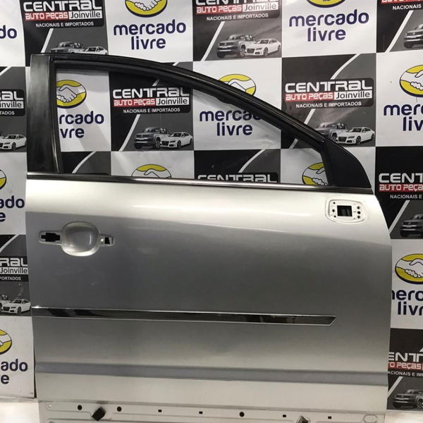 Porta Lata Dianteira Direita Gm Captiva 2009 2010 C/ Detalhe