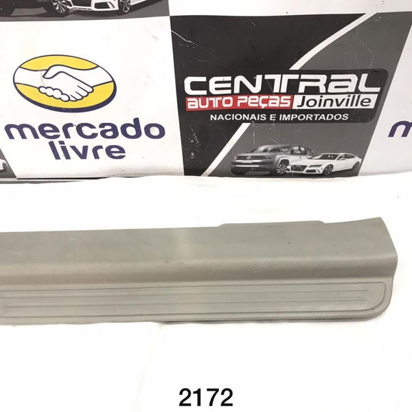Soleira Porta Dianteira Esquerda Gm Captiva 2008 2009 2010
