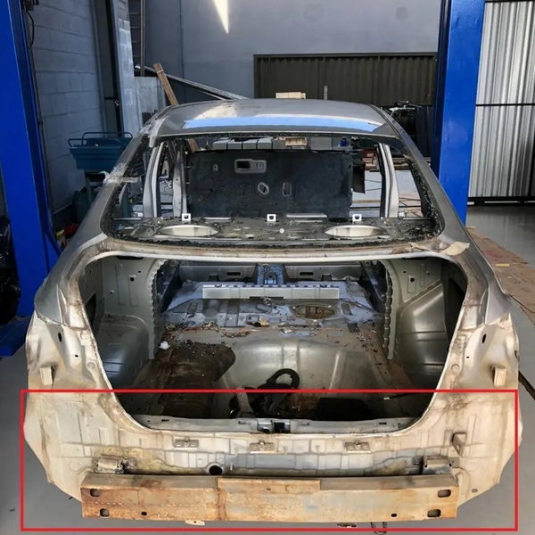 Painel Traseiro C/ Alma Viga Nissan Sentra 2014 2015 2016