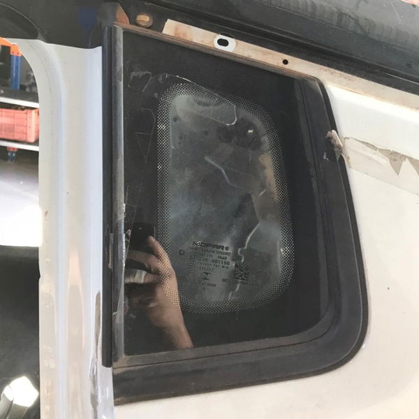 Vidro Fixo Traseiro Esquerdo Jeep Compass 2017 2018 2019