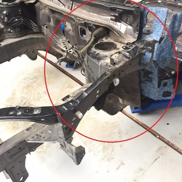 Longarina Caixa Roda Esquerda Toyota Corolla 2015 2016 2017 
