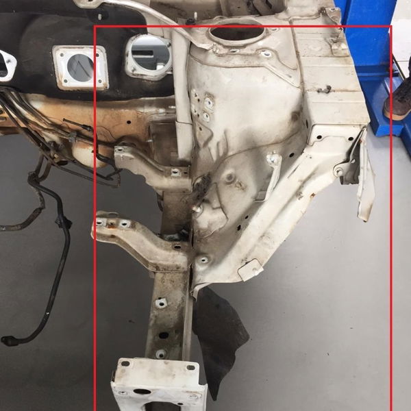 Caixa Roda Longarina Esquerda Hyundai Veloster 2012 2013