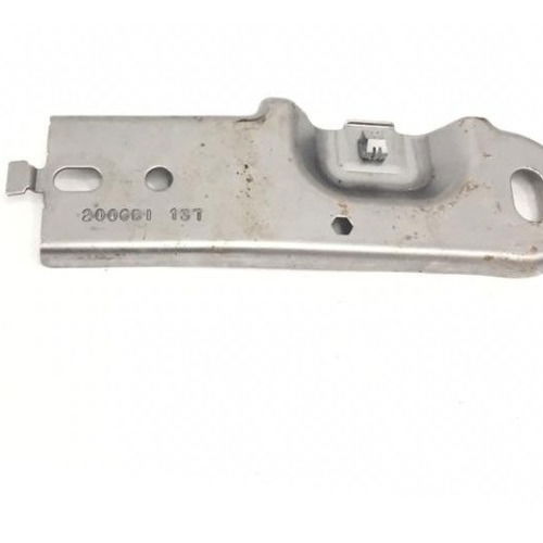 Suporte Esquerdo Fixação Gm Tracker 2017 2018 2019 2006b1137