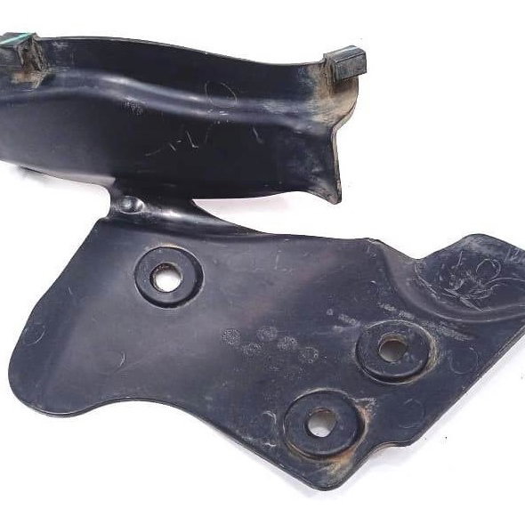Protetor Suspensão Traseira Esquerda Bmw X6 3.0 2013 2014