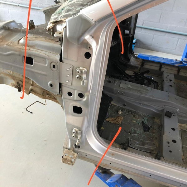 Coluna T Dianteira Esquerda Fiat Toro 2015