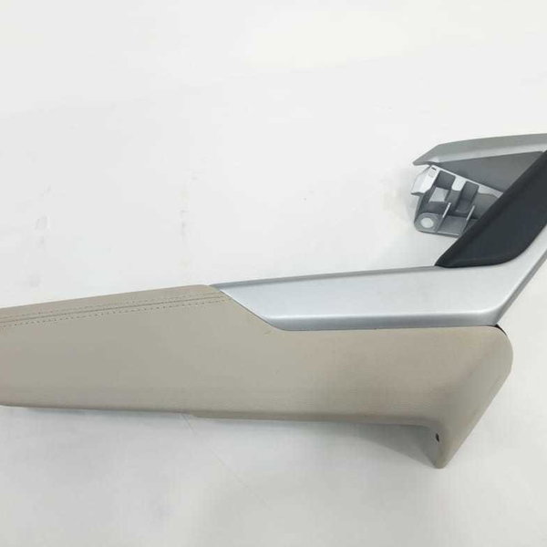 Puxador Interno Forro Porta Traseira Esquerda Audi Q3 2020