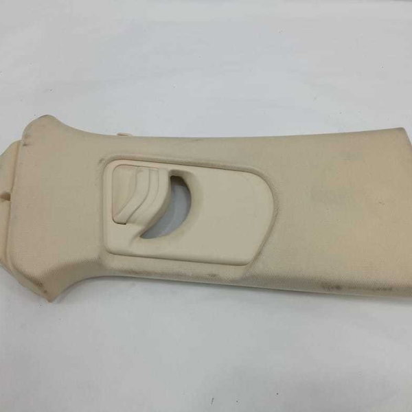 Acabamento Coluna Cinto Lado Direito Audi Q3 2015