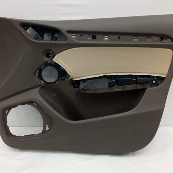 Forro De Porta Dianteira Direita Audi Q3 Tfsi 2015