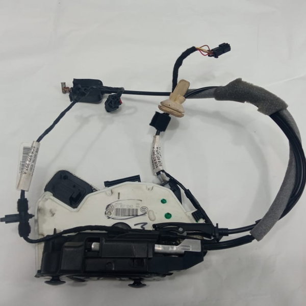 Fechadura Porta Dianteira Direita Vw Jetta 2017