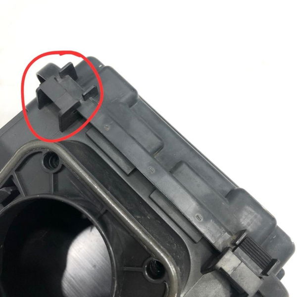 Capa Caixa Fusível Bmw 118i 2012 Detalhe