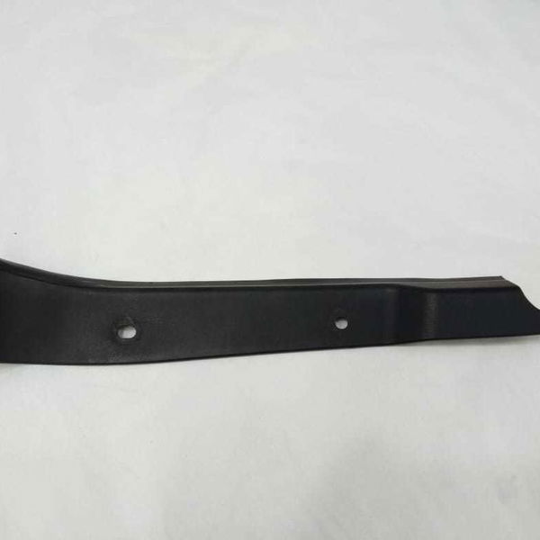 Acabamento Lado Esquerdo Bmw 118i 2011 51247300663