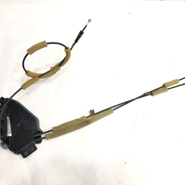 Fechadura Porta Traseira Direita Kicks 2018 82500-5rb0a