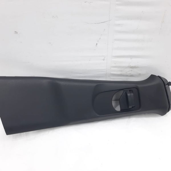 Acabamento Coluna Direita Mercedes A200 2014 P/ A1766900325