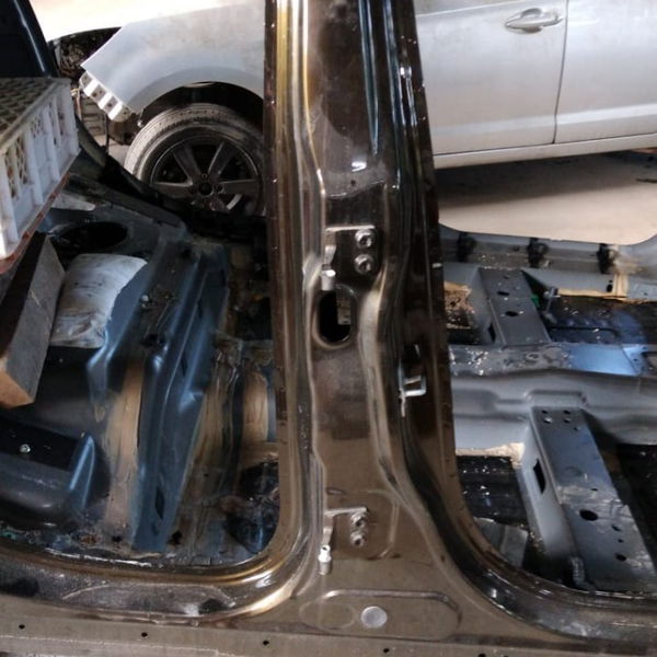 Coluna T Lateral Direita Fiat Toro 2017 Usado