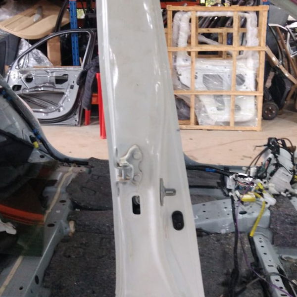 Coluna T Lado Direito Toyota Rav4 2018 Detalhe