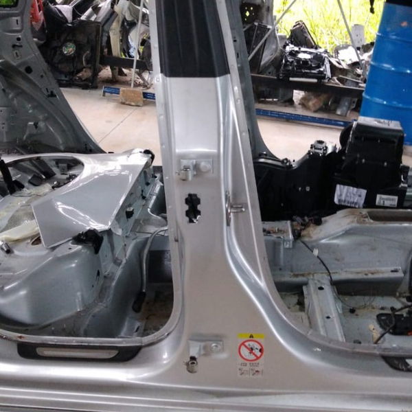 Coluna T Lado Direito Audi A1 2014