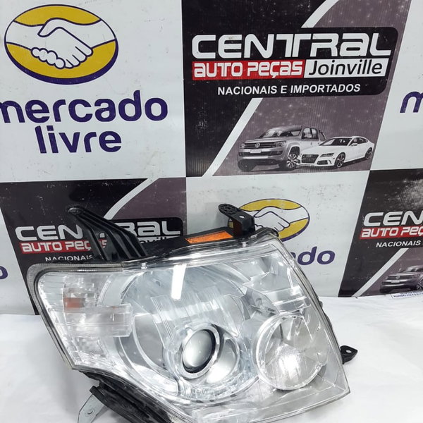 Farol Lado Direito Mitsubishi Pajero Full 2016 Detalhe Direito