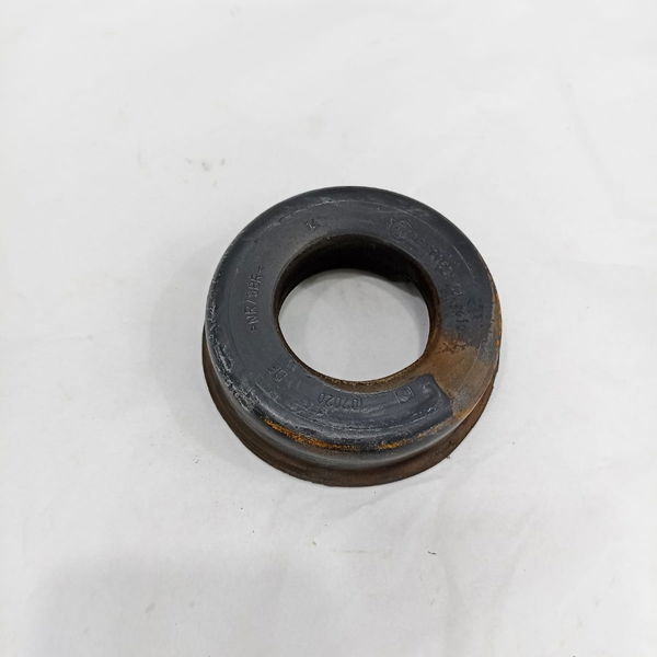 Batente Mola Traseira Esquerda Bmw 320i 2015 33536784419