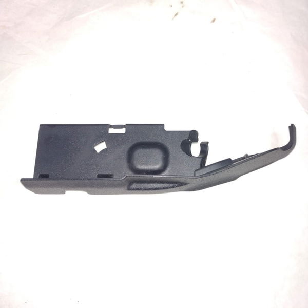 Acabamento Dobradiça Esquerda Audi Q3 2016 8u0823629