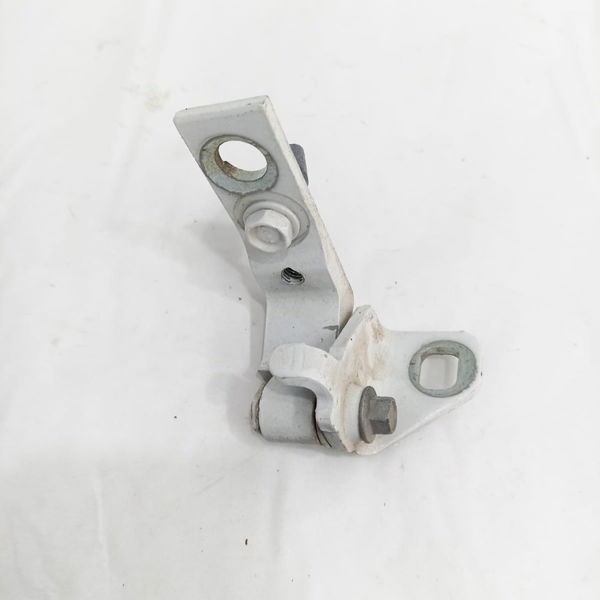 Dobradiça Porta Traseira Esquerda Inferior Ford Focus 2014