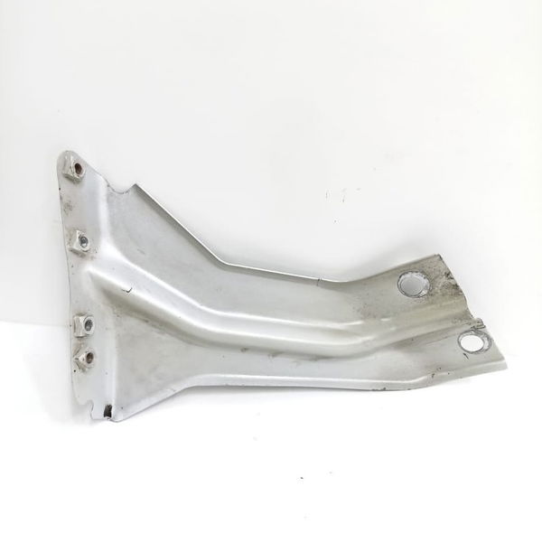 Suporte Esquerdo Paralama Audi A1 Sportback 2011