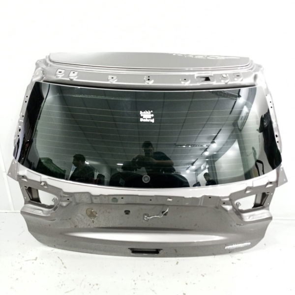 Tampa Traseira Lata Jeep Compass 2020 Detalhe