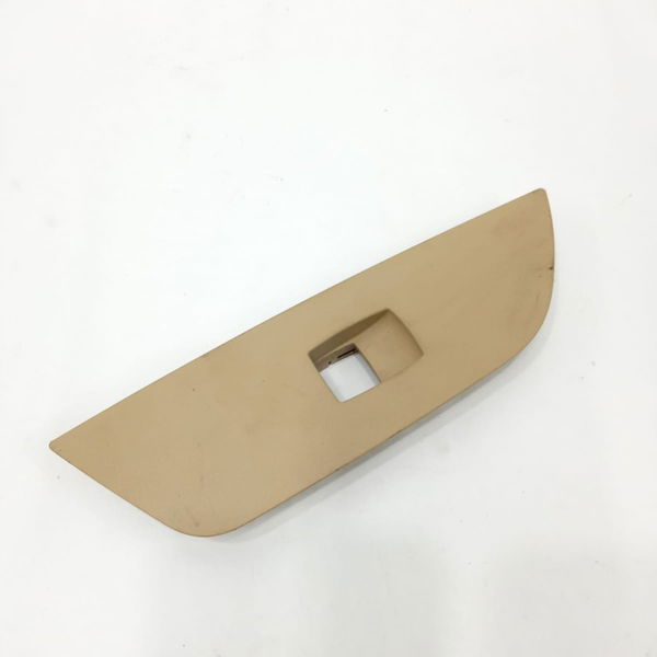 Moldura Botão Vidro Traseiro Esquerdo Bmw X1 2013 29929407