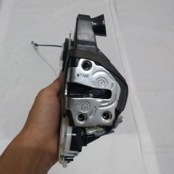 Fechadura Elétrica Porta Dianteira Direita Honda Hrv 2015