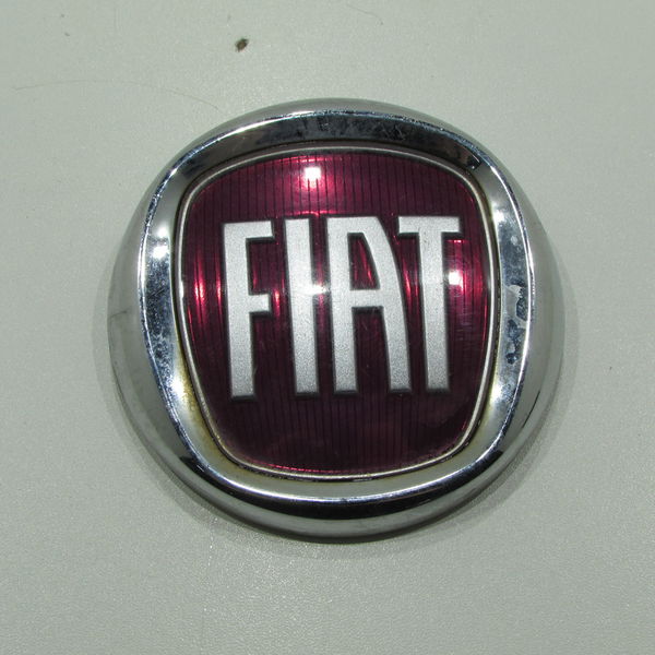 Emblema Logo Da Tampa Traseira Fiat Uno 1.0 2019