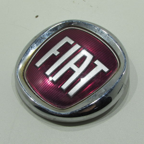 Emblema Logo Da Tampa Traseira Fiat Uno 1.0 2019