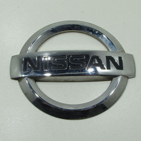 Emblema Logo Da Tampa Traseira Nissan March 1.0 2013