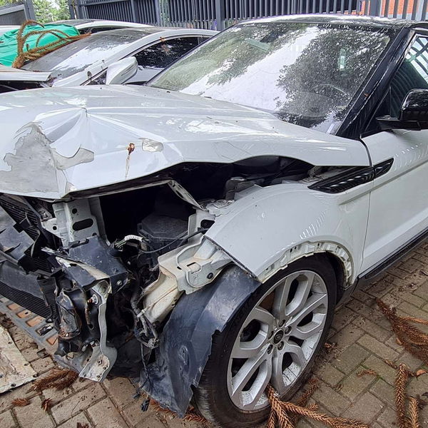 Sucata Range Rover Sd 2.0 2014 Para Retirada De Peças 