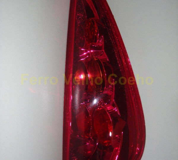 Lanterna Traseira Direita Effa Ruiyi Pickup 2010 Direito Vermelho