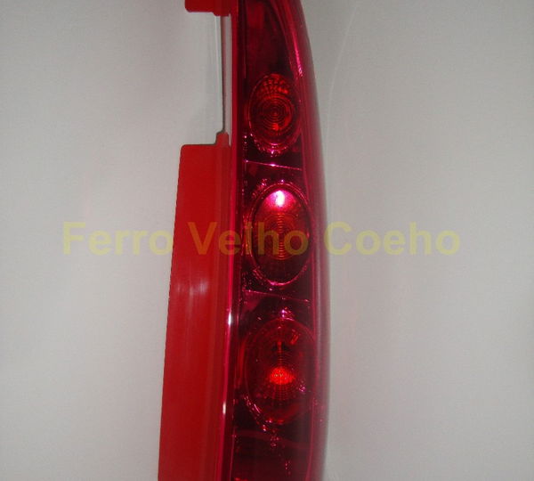 Lanterna Traseira Direita Effa Ruiyi Pickup 2010 Direito Vermelho