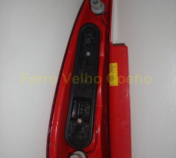 Lanterna Traseira Direita Effa Ruiyi Pickup 2010 Direito Vermelho