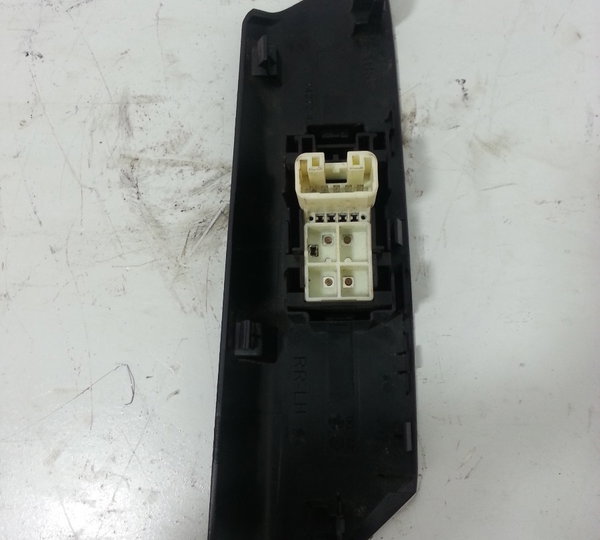 Comando Vidro Elétrico Traseiro Esquerdo Toyota Rav4 13 A 15