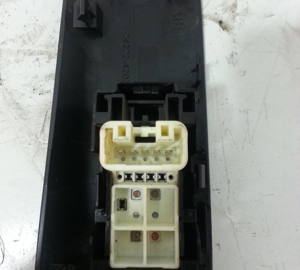 Comando Vidro Elétrico Traseiro Esquerdo Toyota Rav4 13 A 15